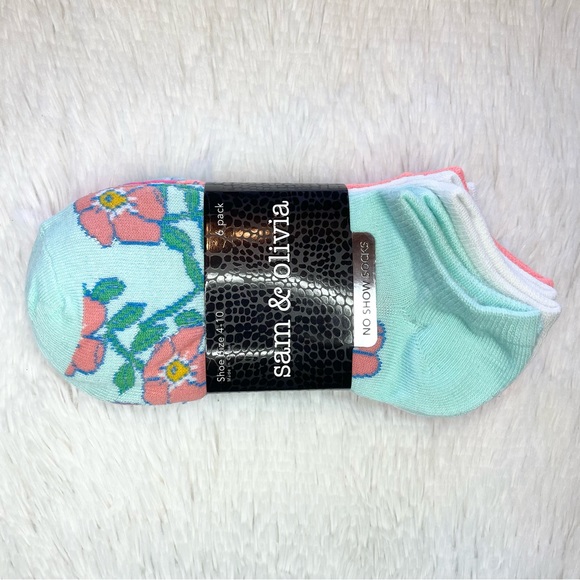Accessories - NWT Teal, pink, white and orange, floral print size 4-10 socks 6 pairs included